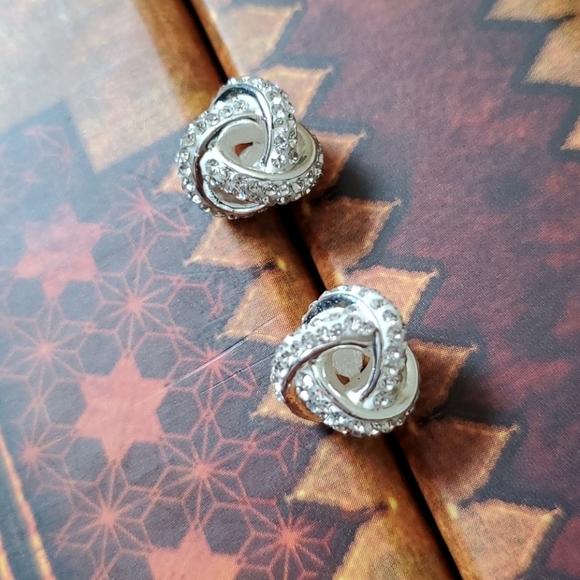 Crystal Sophistication Earrings pure Silver Plated - Picture 6 of 6